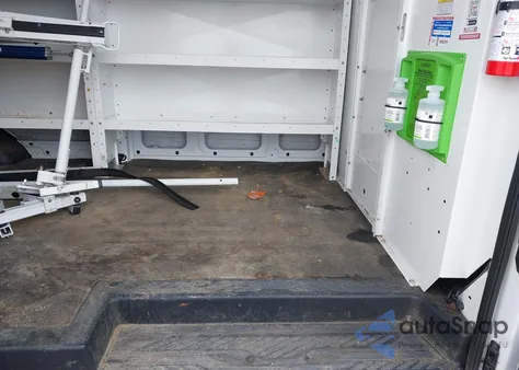 2020 Ford Transit-250 z USA, uszkodzony, nr VIN 1FTBR1C80LKB26065